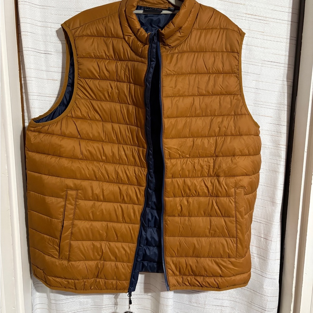 Swiss Tech Men's Tan Puffer Vest